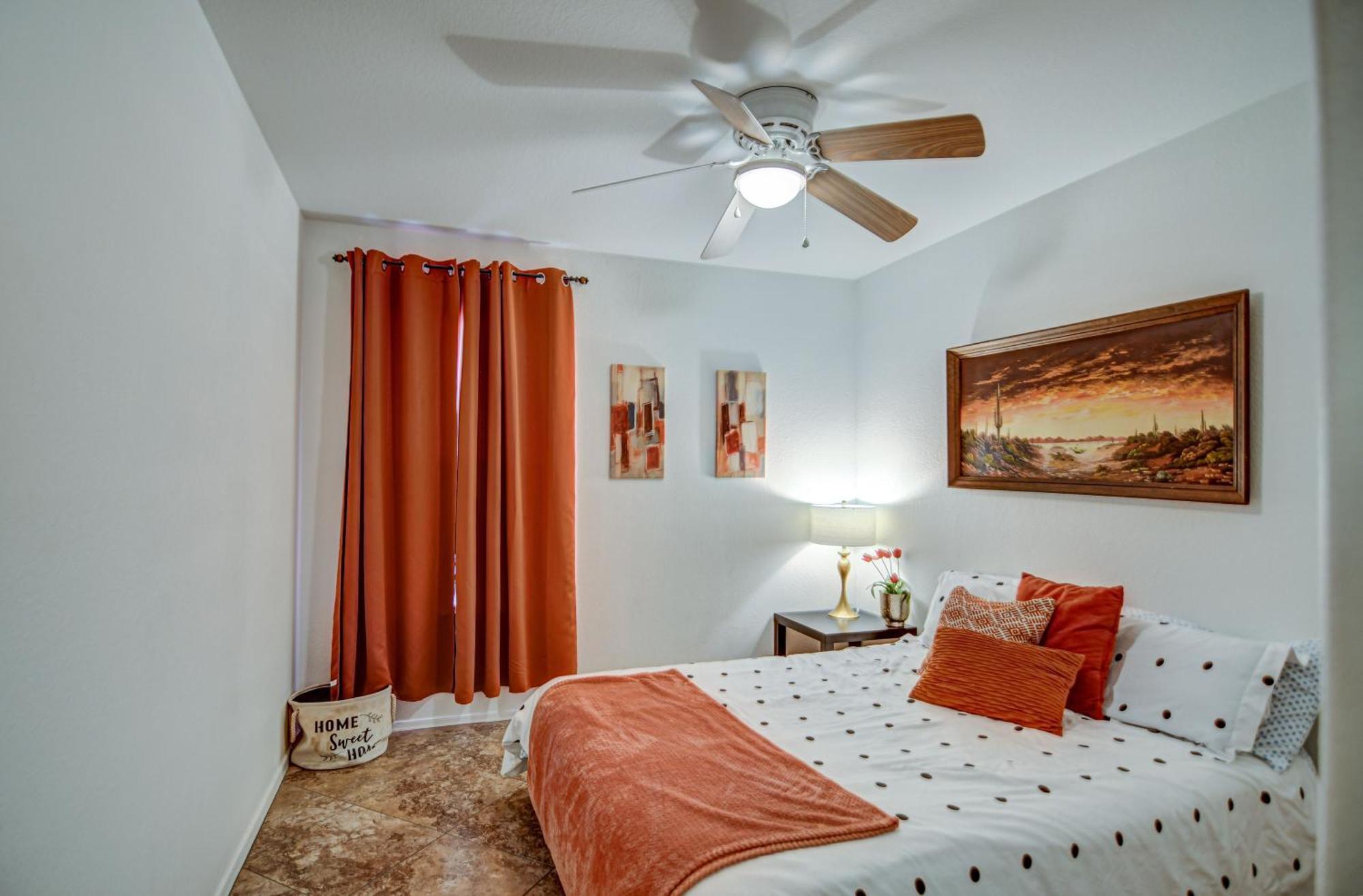 Route 66 Oasis In Downtown Gilbert With Heated Pool & Mini Golf Villa Bagian luar foto