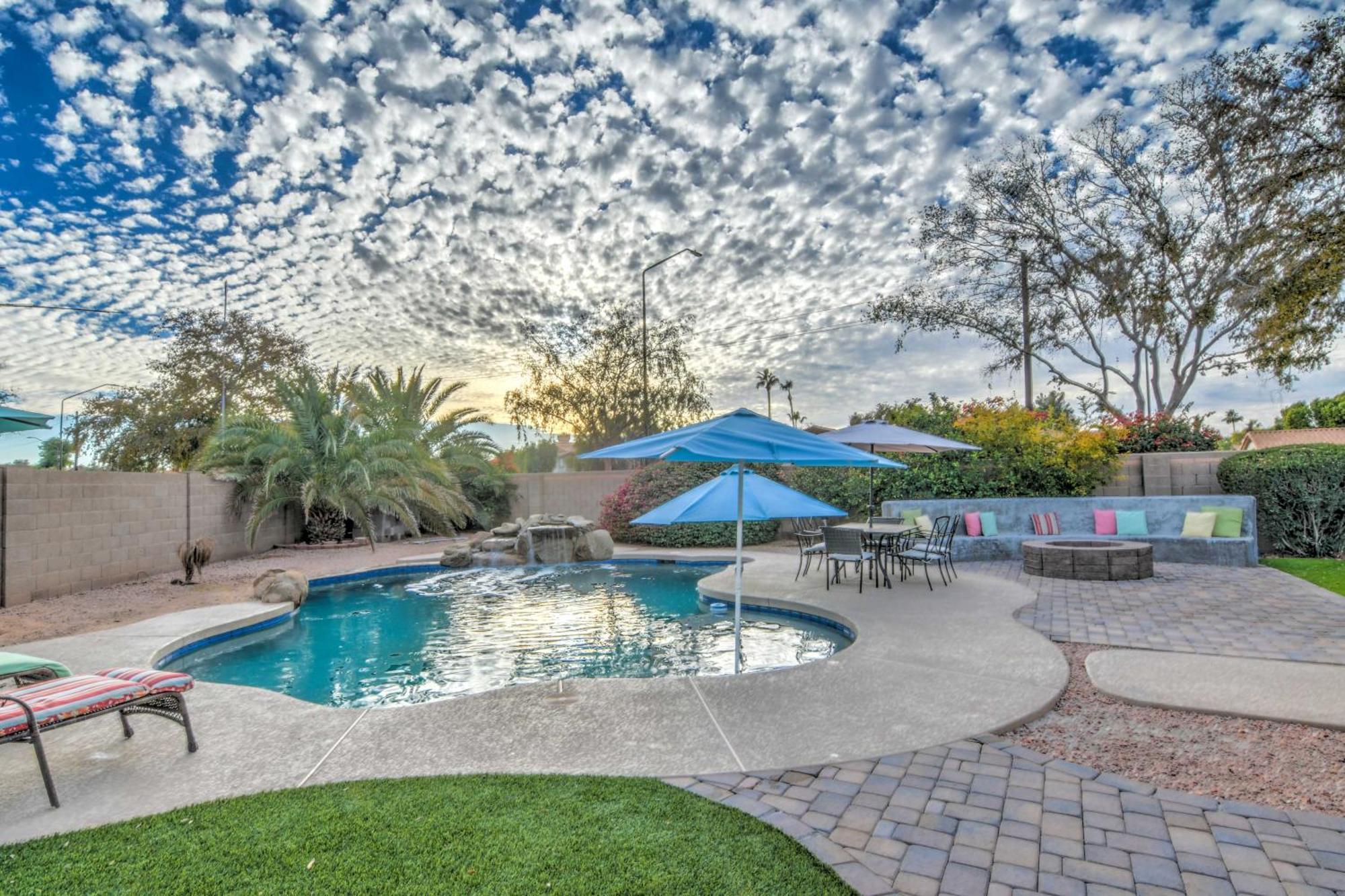 Route 66 Oasis In Downtown Gilbert With Heated Pool & Mini Golf Villa Bagian luar foto