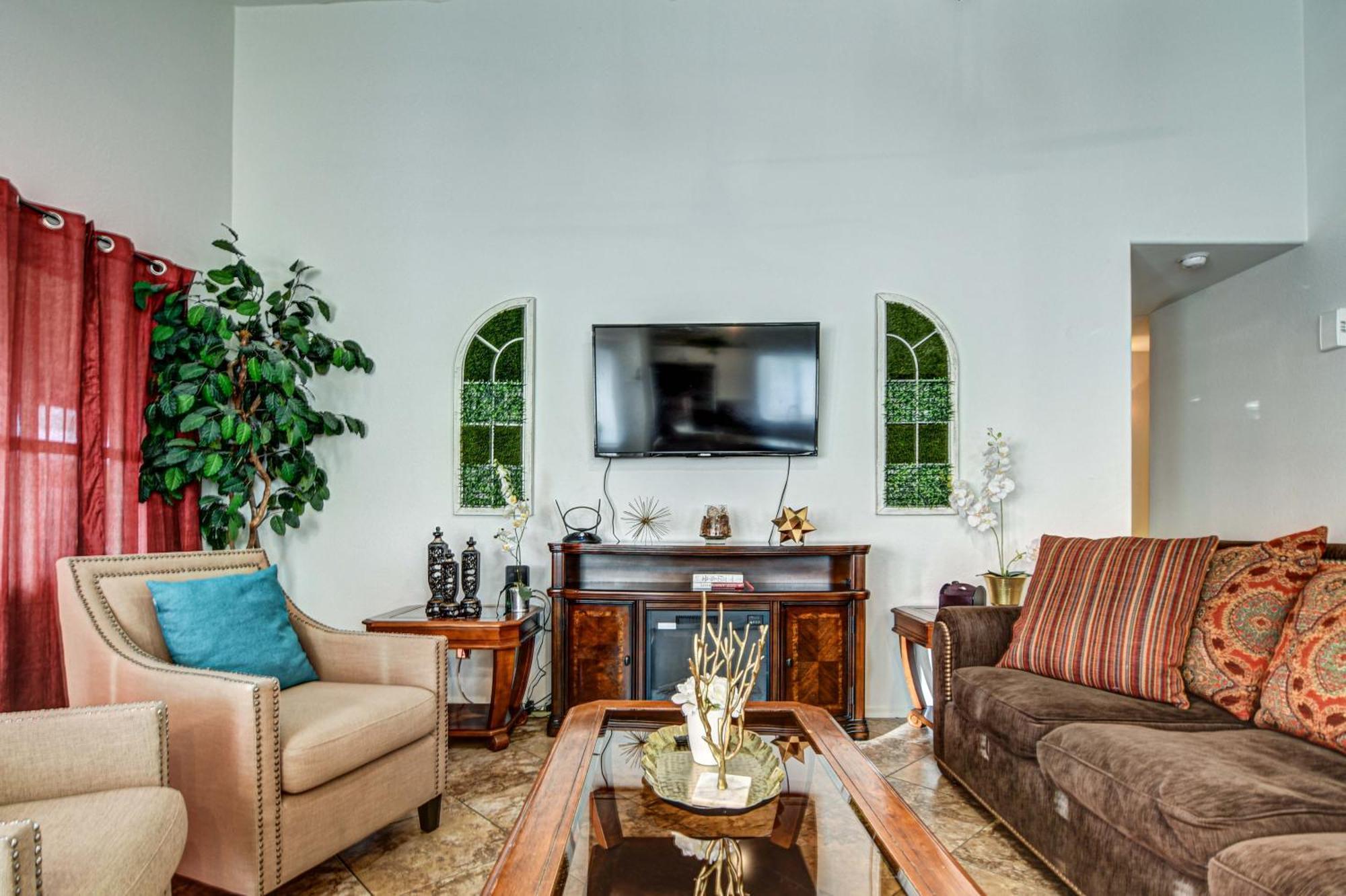 Route 66 Oasis In Downtown Gilbert With Heated Pool & Mini Golf Villa Bagian luar foto