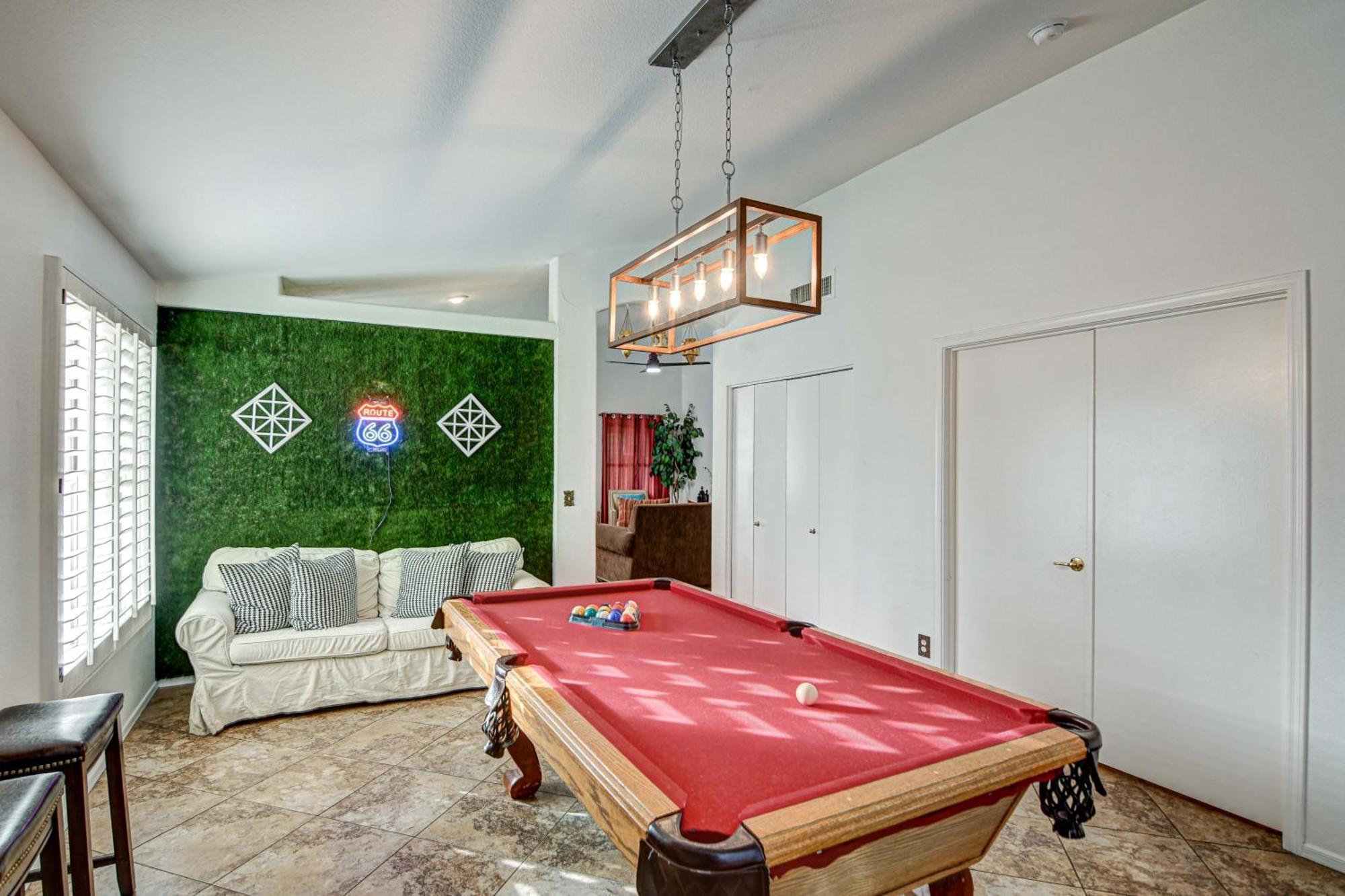 Route 66 Oasis In Downtown Gilbert With Heated Pool & Mini Golf Villa Bagian luar foto
