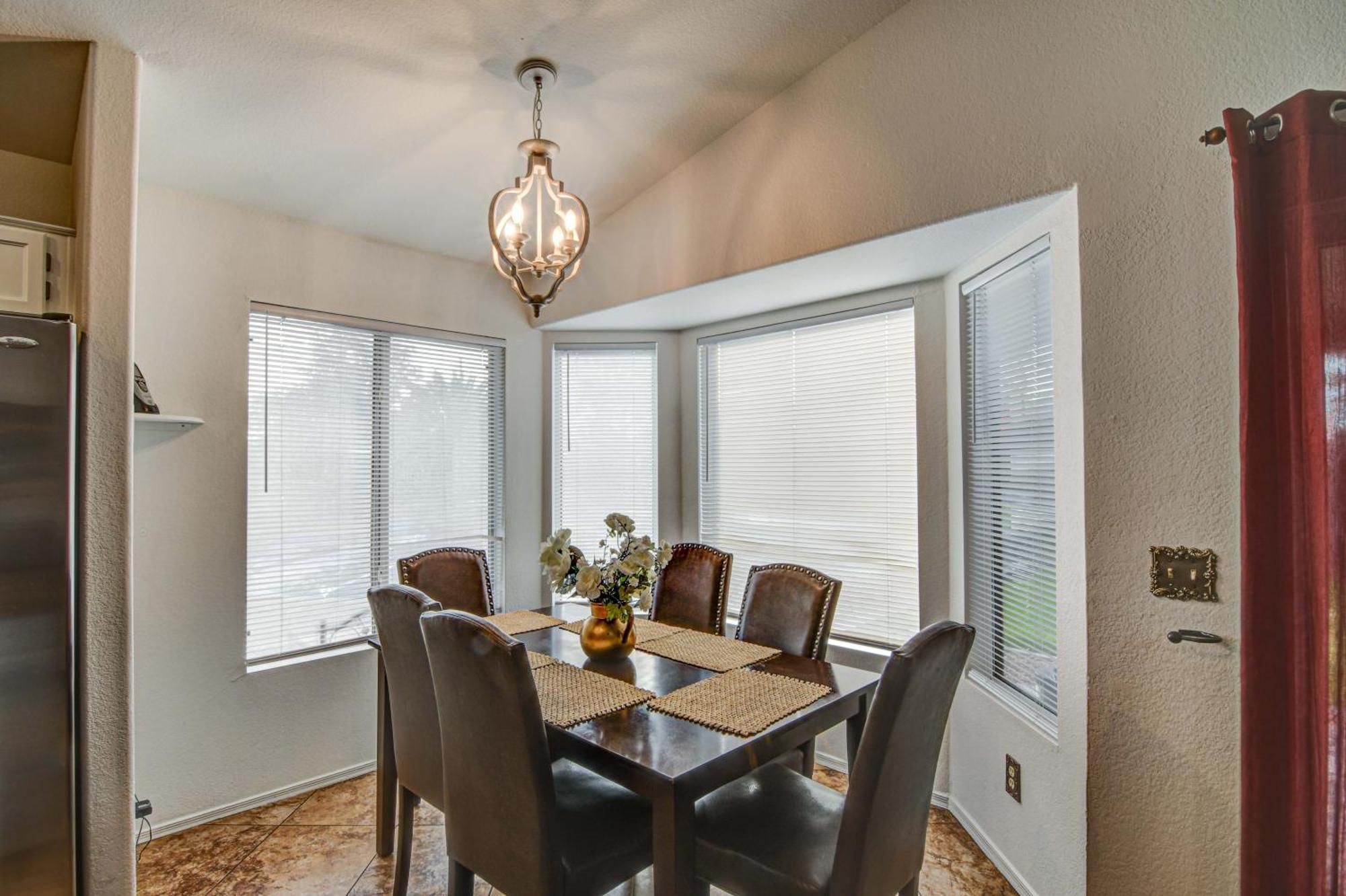 Route 66 Oasis In Downtown Gilbert With Heated Pool & Mini Golf Villa Bagian luar foto