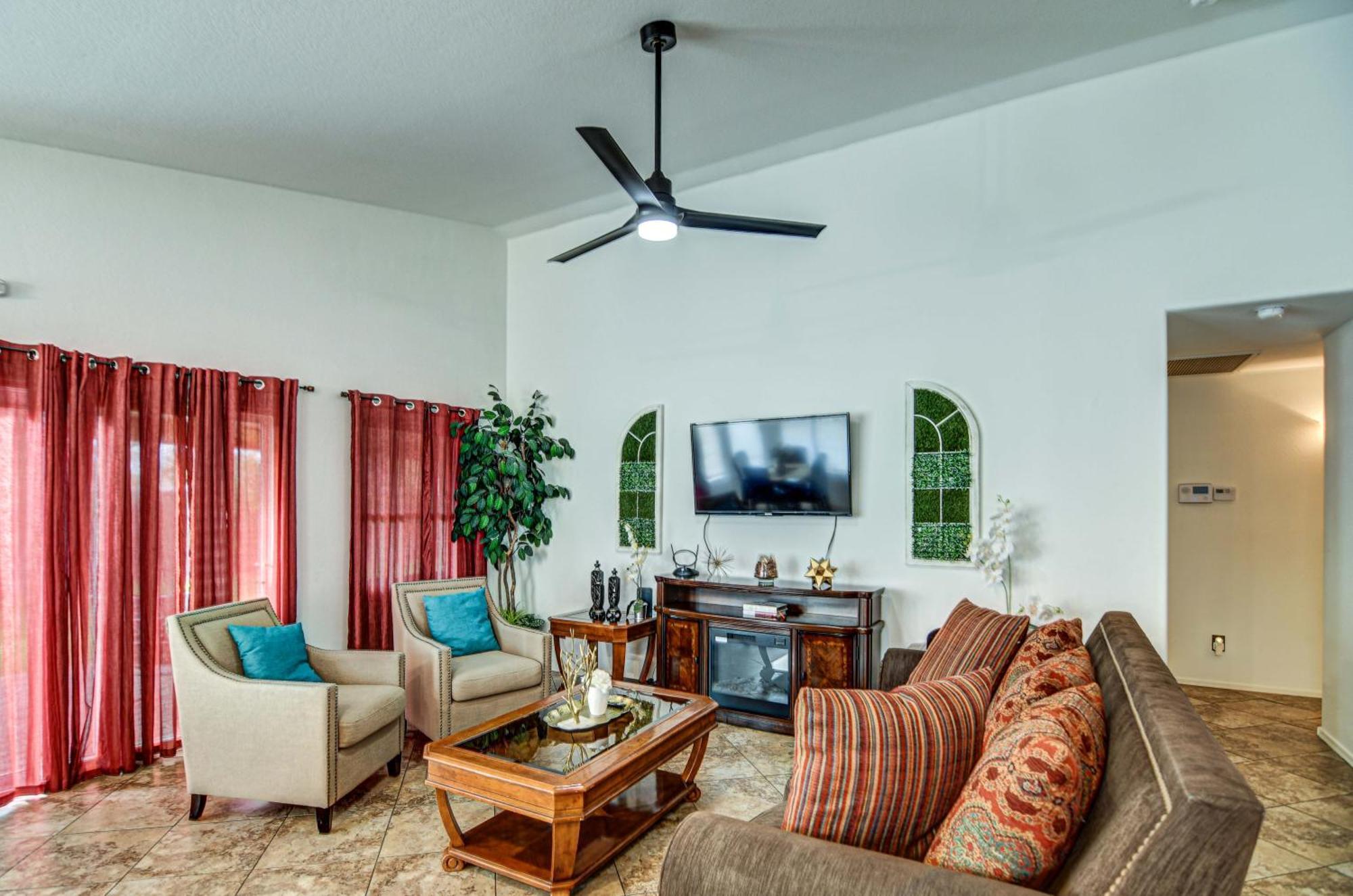 Route 66 Oasis In Downtown Gilbert With Heated Pool & Mini Golf Villa Bagian luar foto