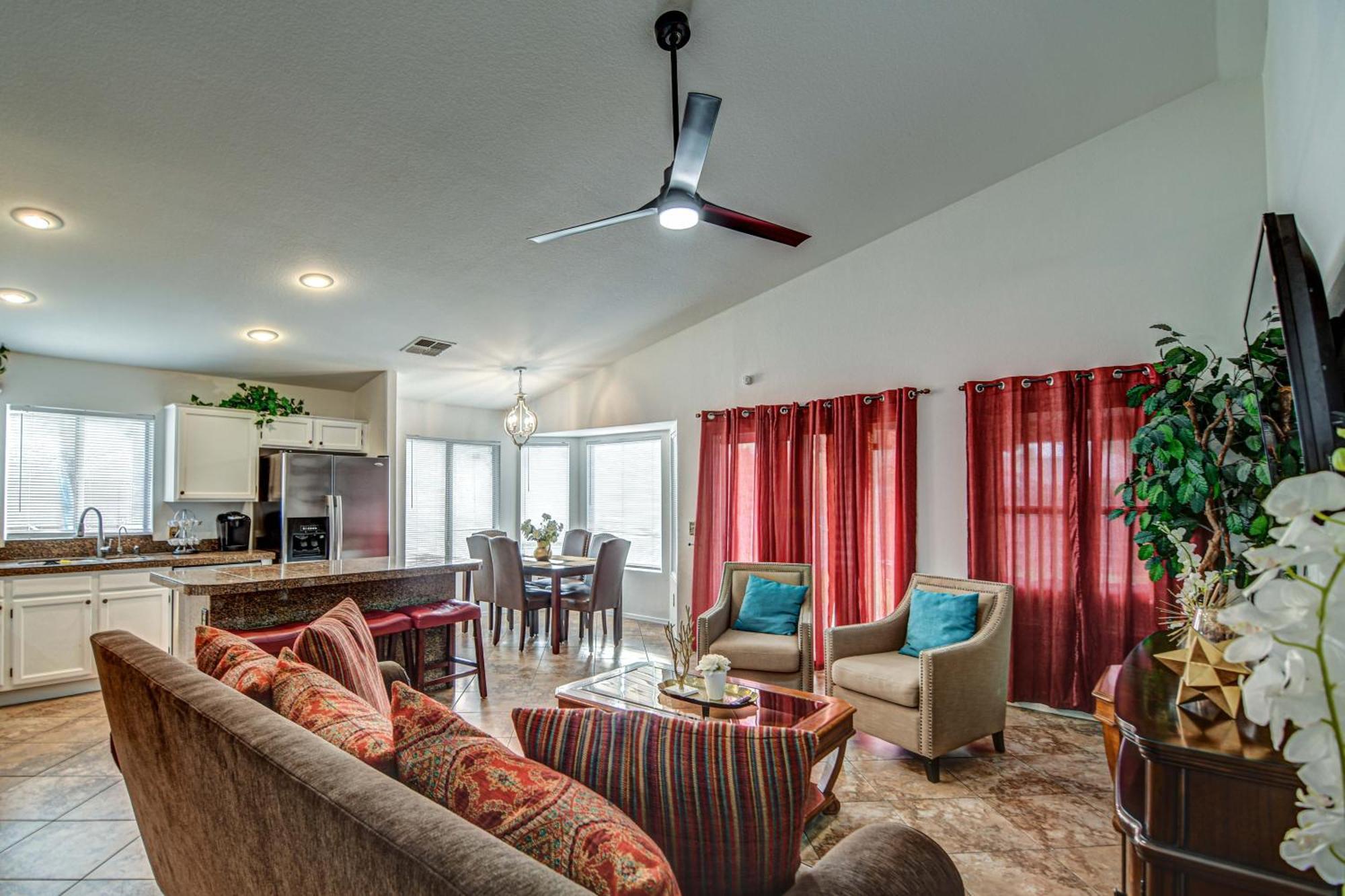 Route 66 Oasis In Downtown Gilbert With Heated Pool & Mini Golf Villa Bagian luar foto