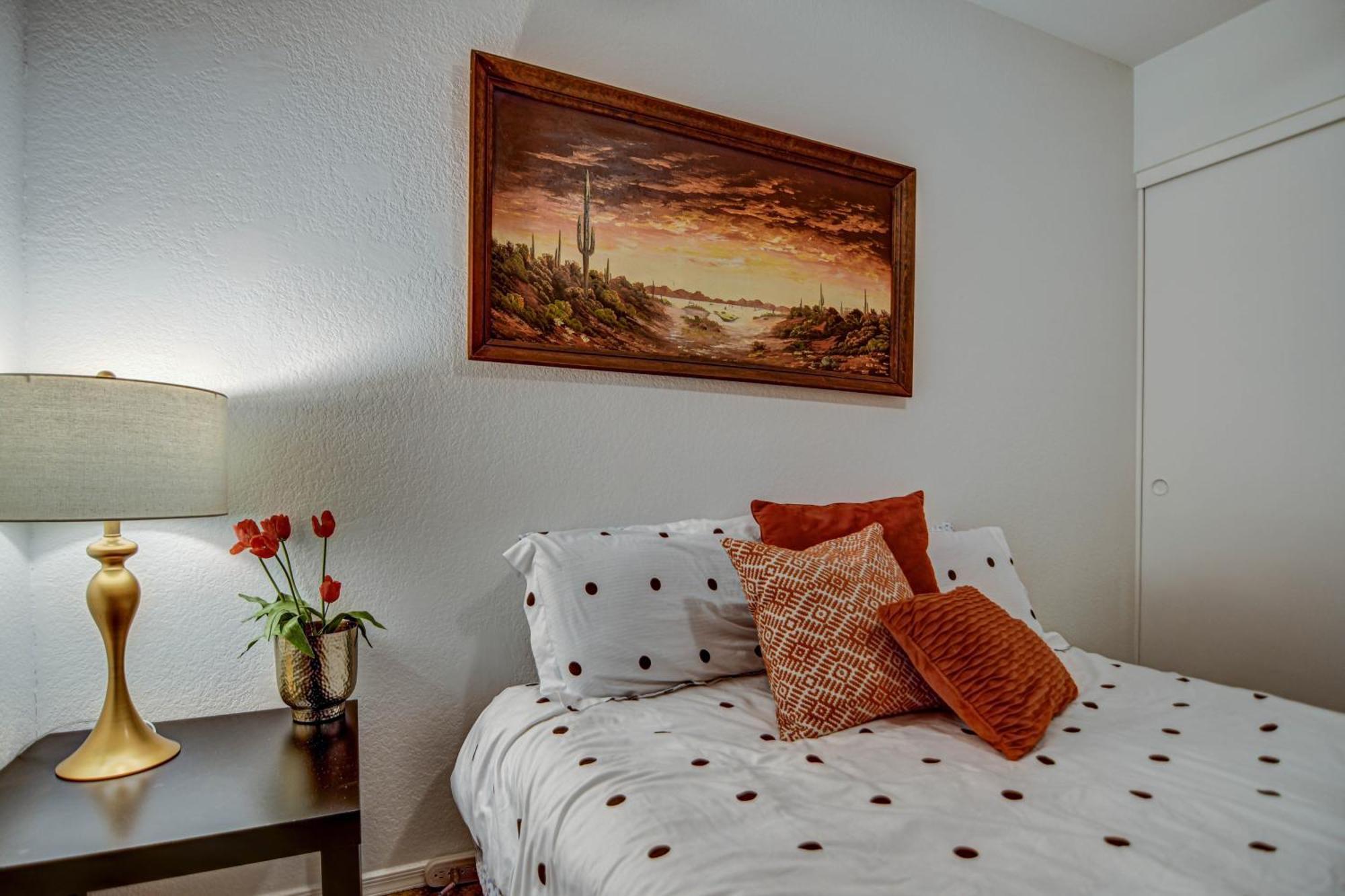 Route 66 Oasis In Downtown Gilbert With Heated Pool & Mini Golf Villa Bagian luar foto