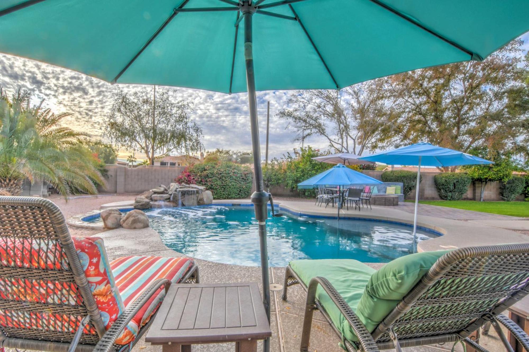 Route 66 Oasis In Downtown Gilbert With Heated Pool & Mini Golf Villa Bagian luar foto